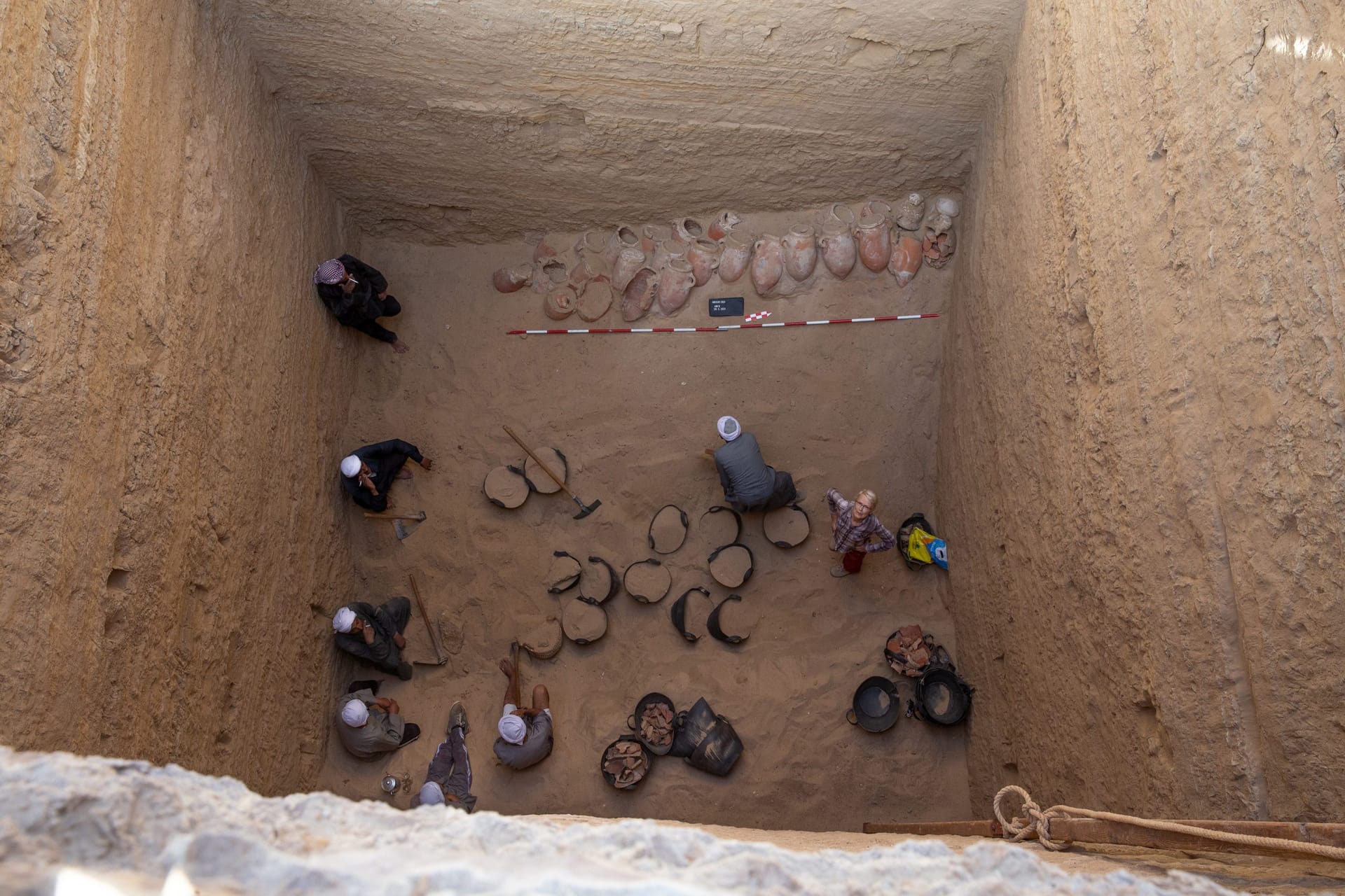 Vista del pozo que contiene el sitio de momificación más grande jamás descubierto, Abusir | Foto: Petr Košárek, Český egyptologický ústav